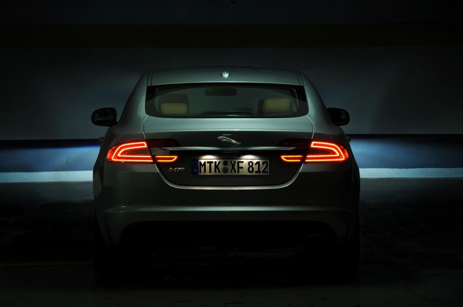  Jaguar XF 2011 года  (фото 15 из 79)